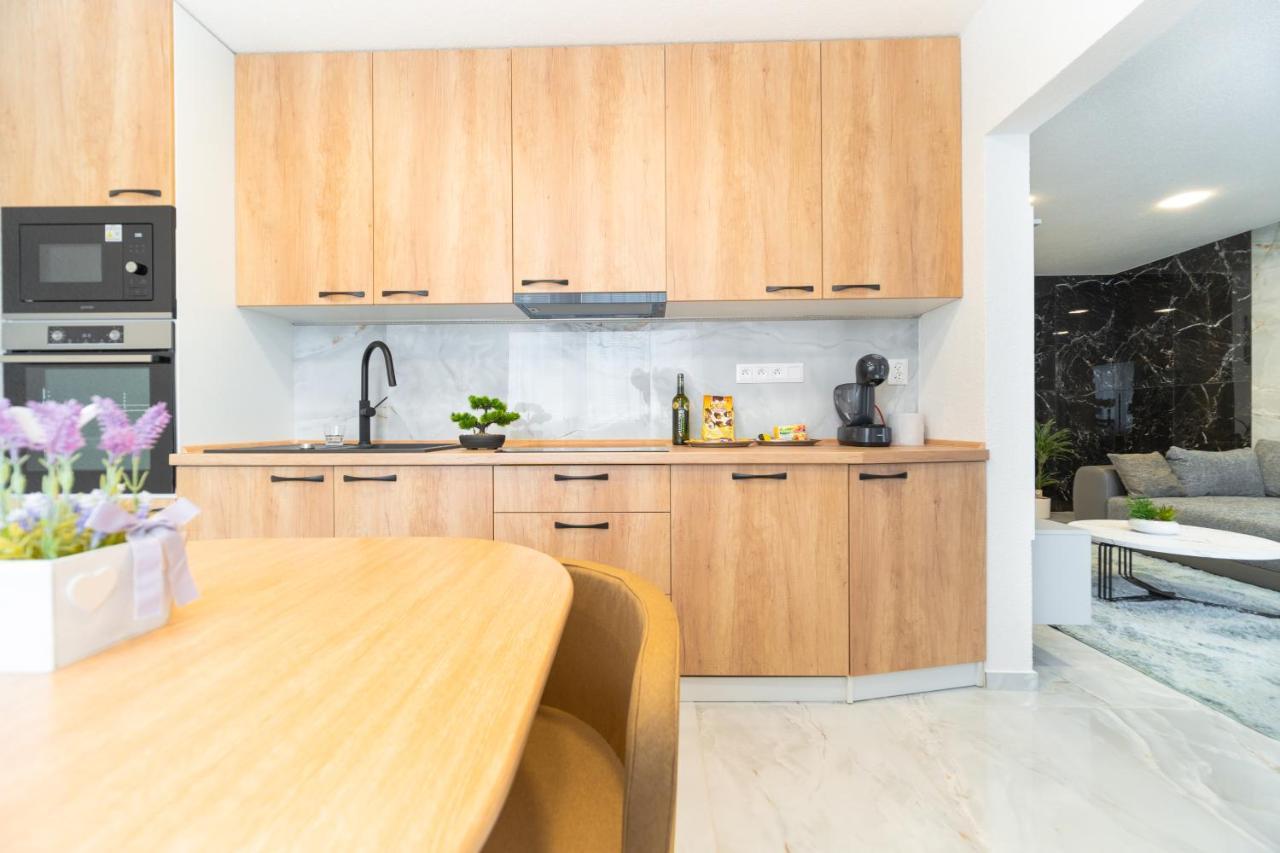 Apartman Discreet Kysucke Nove Mesto Luaran gambar
